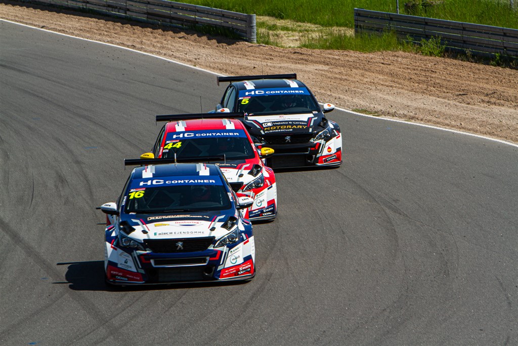 Peugeot havde en god førstedag i TCR Denmark 2021 - fire biler i Q2, ført an af Casper Elgaard.
(Foto: TCR Denmark)
